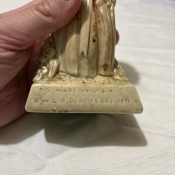 Vintage 1970’s Charming Cream Figurine - Home Accents Decor - Picture 5 of 9